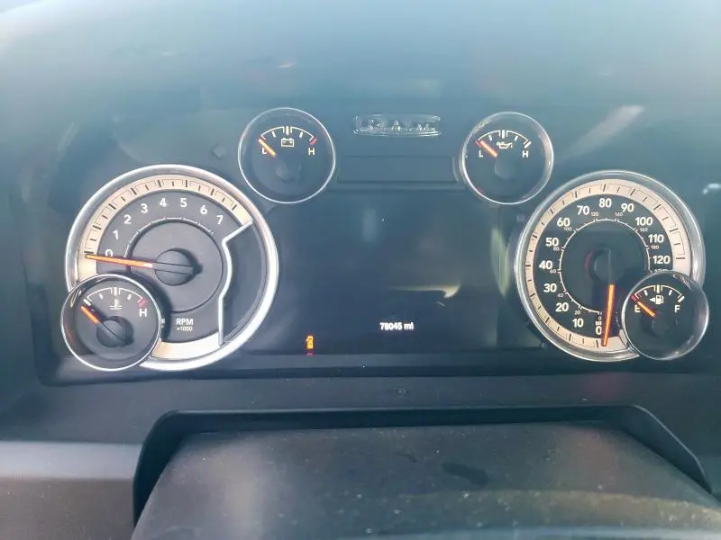 2016 RAM 1500 SLT  