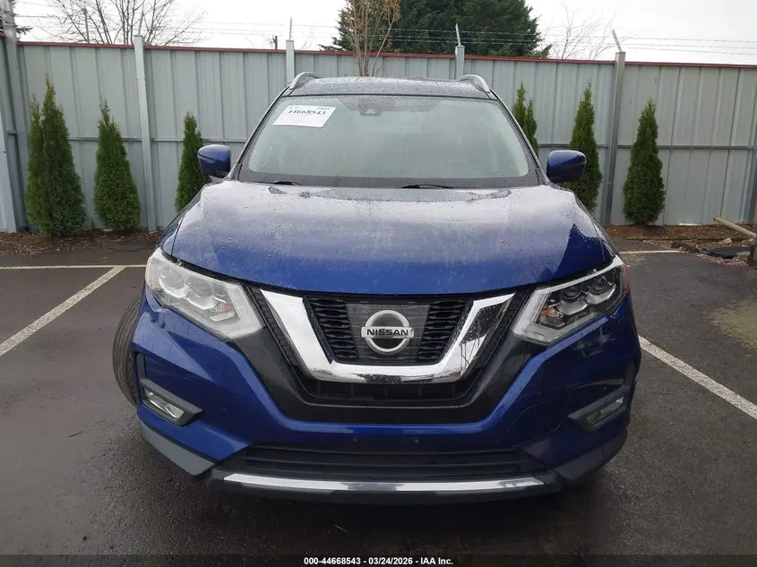 2017 NISSAN ROGUE SL