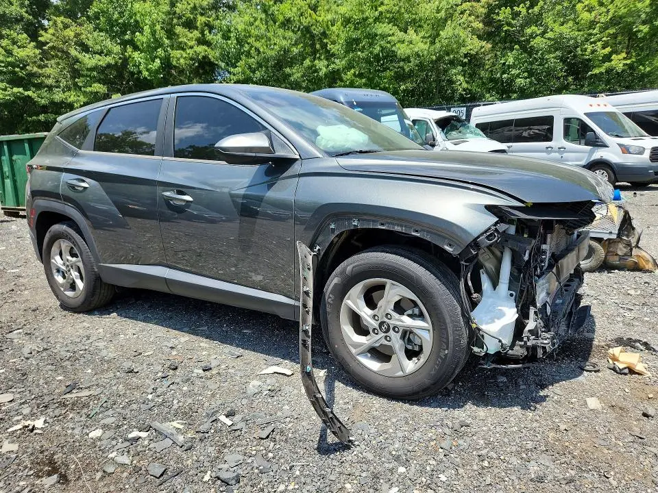 2022 HYUNDAI TUCSON SE  