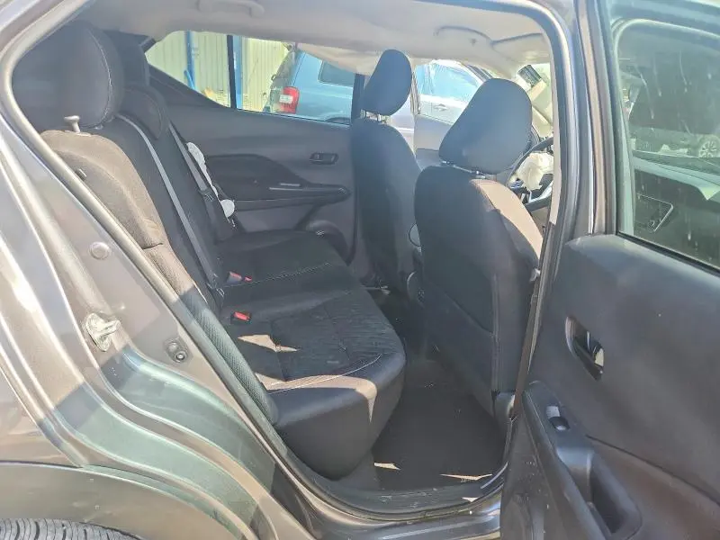 2021 NISSAN KICKS S  