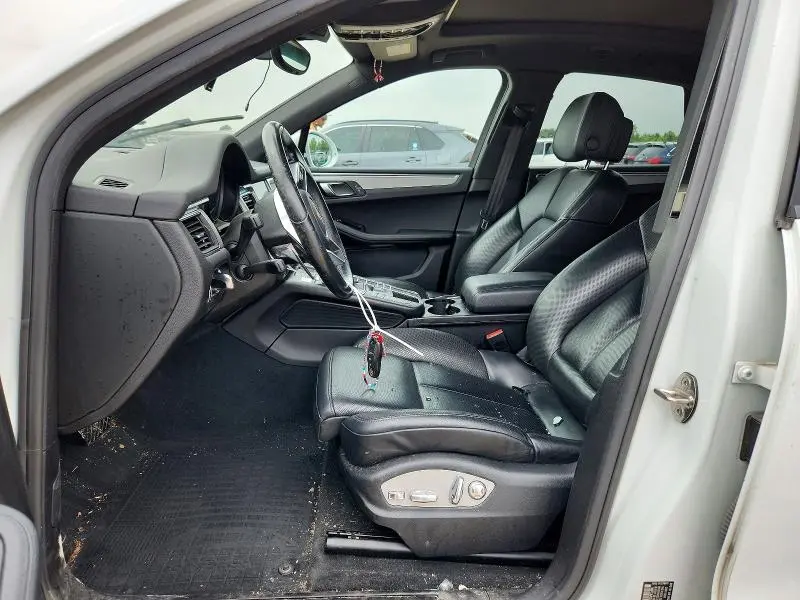 2018 PORSCHE MACAN   
