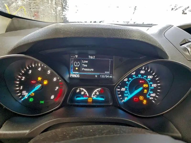 2016 FORD ESCAPE SE  