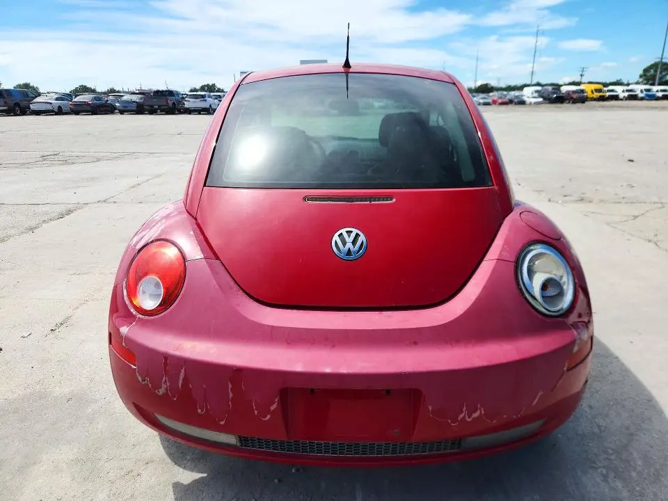 2010 VOLKSWAGEN NEW BEETLE   