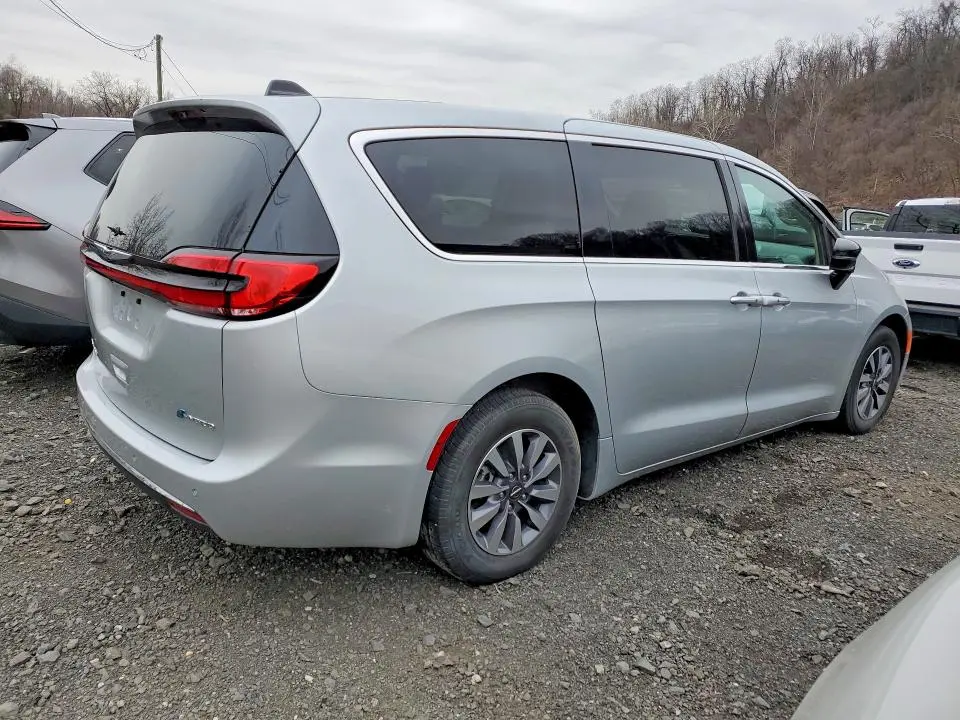2024 CHRYSLER PACIFICA HYBRID SELECT  