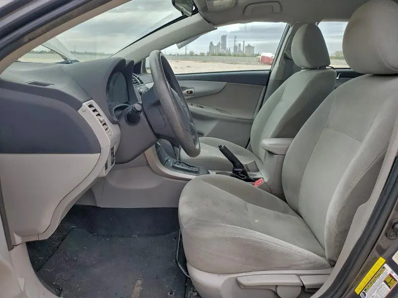 2013 TOYOTA COROLLA BASE  