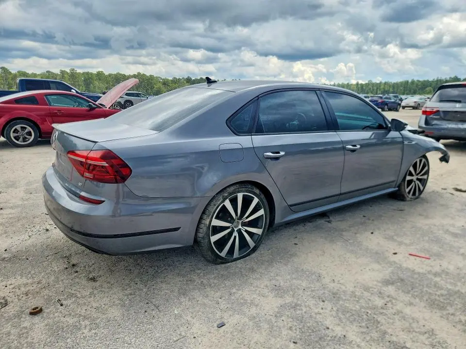 2018 VOLKSWAGEN PASSAT GT  