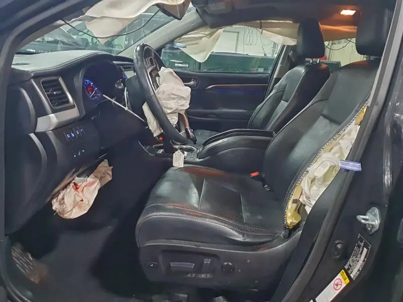 2016 TOYOTA HIGHLANDER LIMITED  