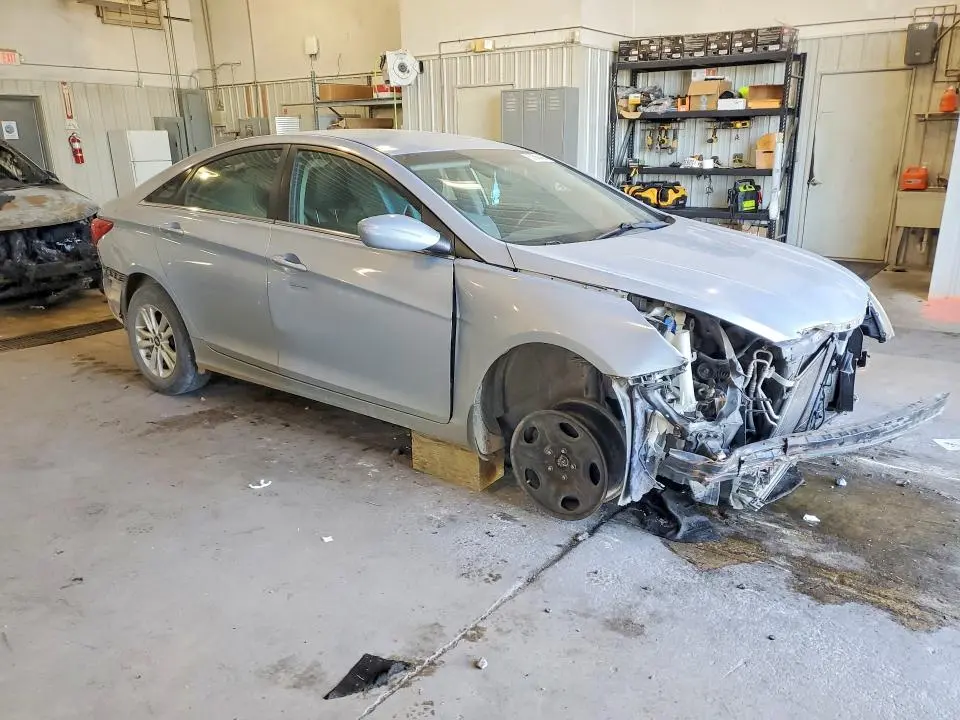 2011 HYUNDAI SONATA GLS  