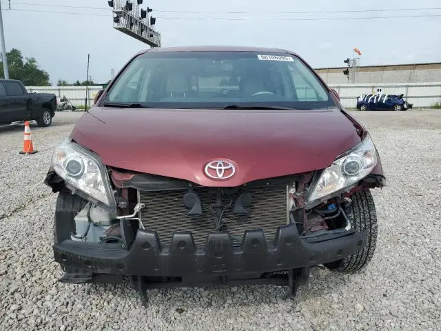 2013 TOYOTA SIENNA XLE  