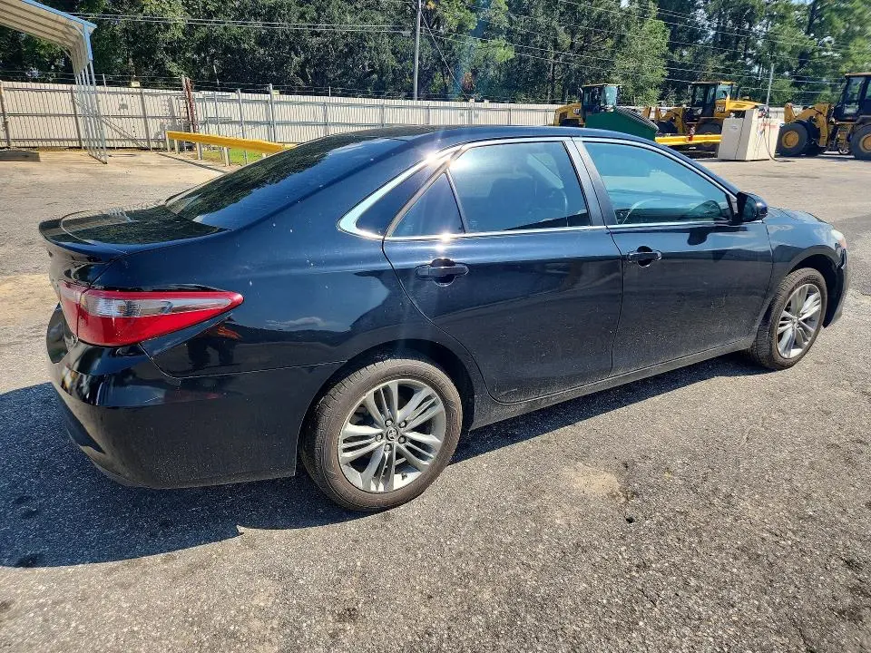 2017 TOYOTA CAMRY SE  
