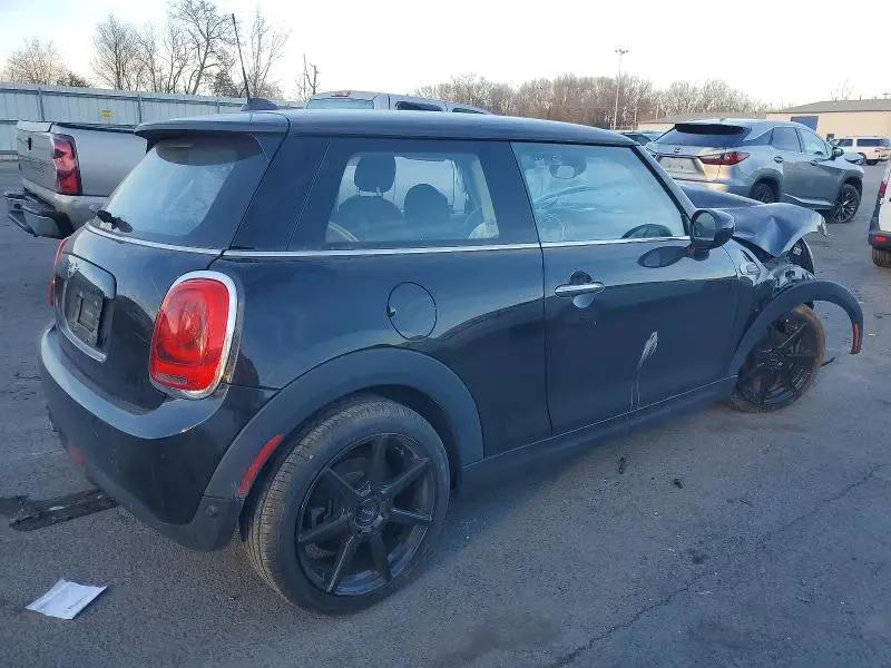 2021 MINI COOPER   