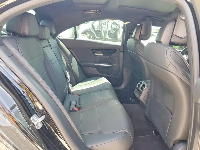 2025 MERCEDES-BENZ C 300  