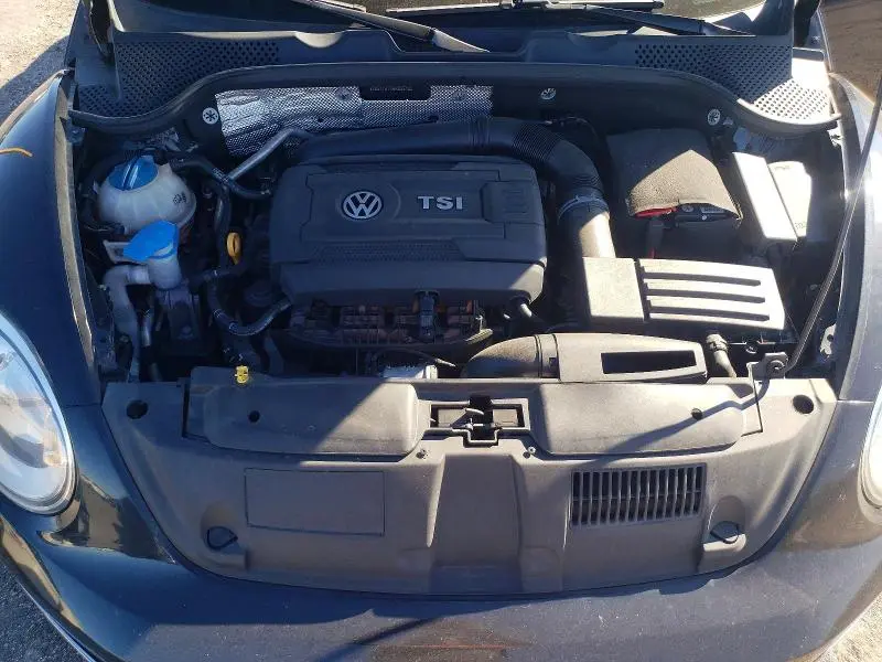 2017 VOLKSWAGEN BEETLE S/SE  