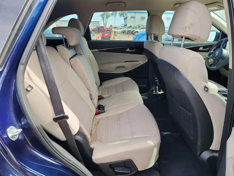 2017 KIA SORENTO LX V6  