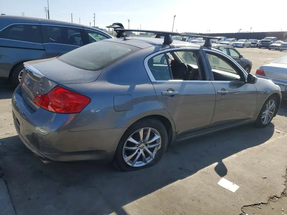 2010 INFINITI G37 BASE  
