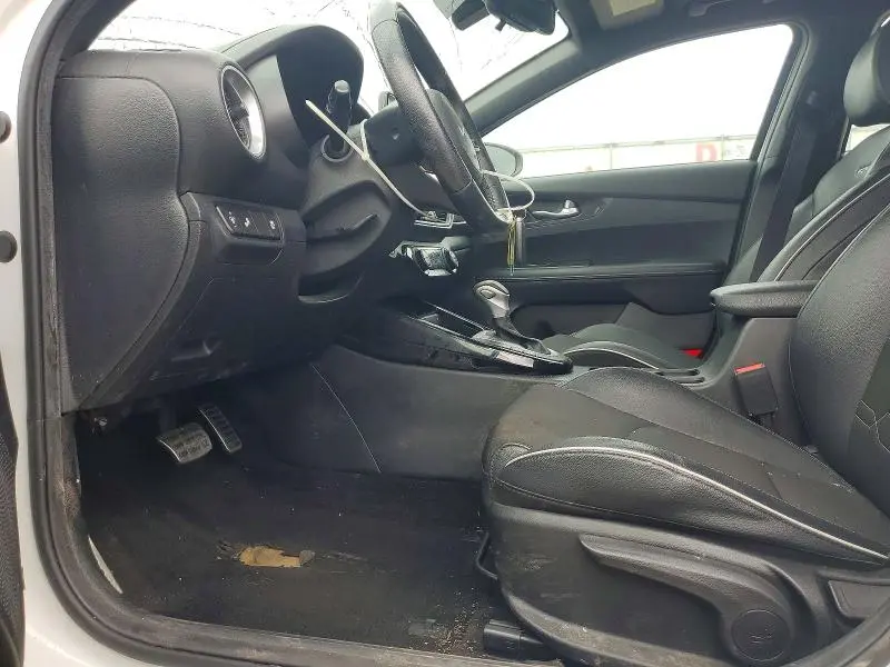 2022 KIA FORTE GT LINE  