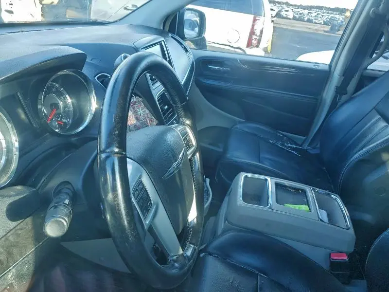 2013 CHRYSLER TOWN & COUNTRY TOURING  