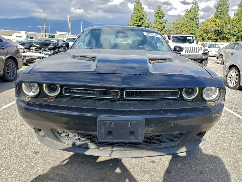 2016 DODGE CHALLENGER SXT  
