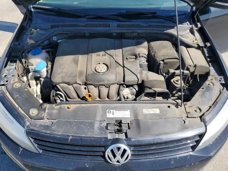 2012 VOLKSWAGEN JETTA SE  