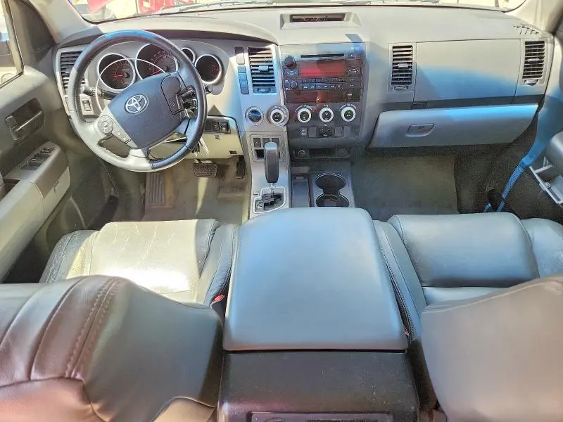 2011 TOYOTA SEQUOIA SR5  