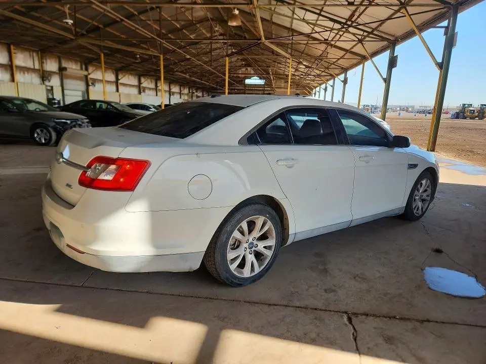 2011 FORD TAURUS SEL  
