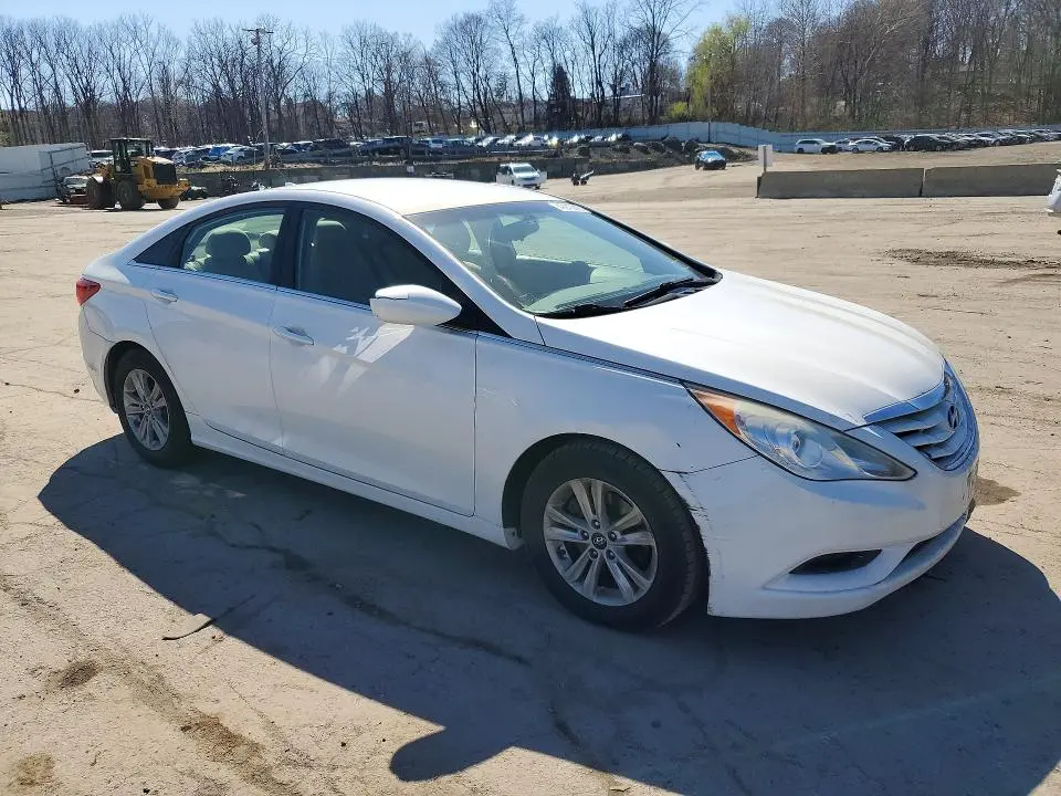 2012 HYUNDAI SONATA GLS  