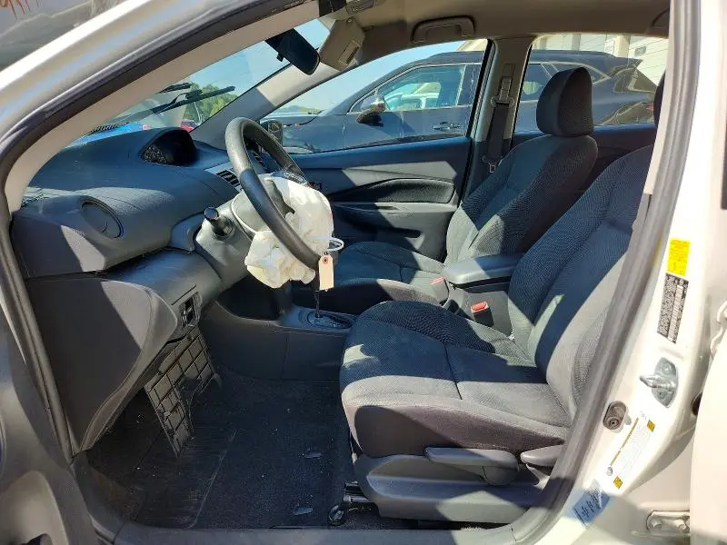 2010 TOYOTA YARIS BASE  