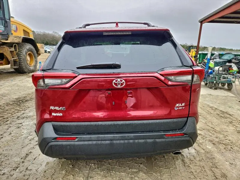 2025 TOYOTA RAV4 XLE  