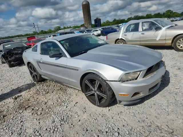 2011 FORD MUSTANG