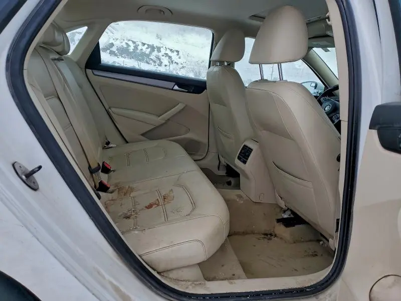 2014 VOLKSWAGEN PASSAT SE  