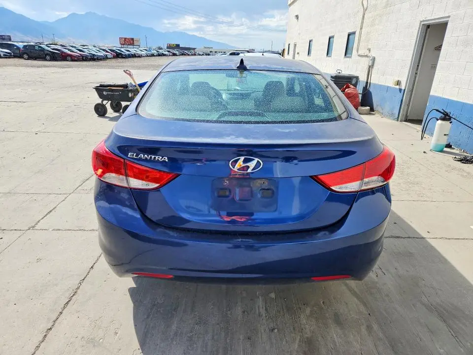 2013 HYUNDAI ELANTRA GLS  