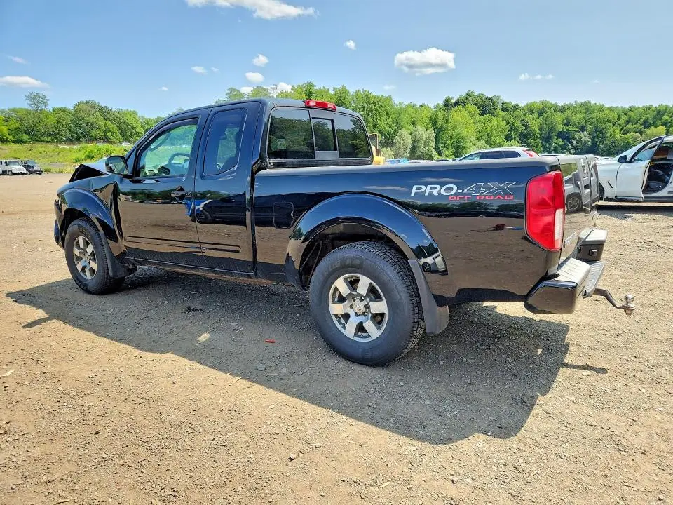 2011 NISSAN FRONTIER SV V6  