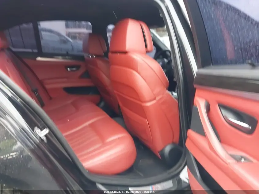 2014 BMW M5  