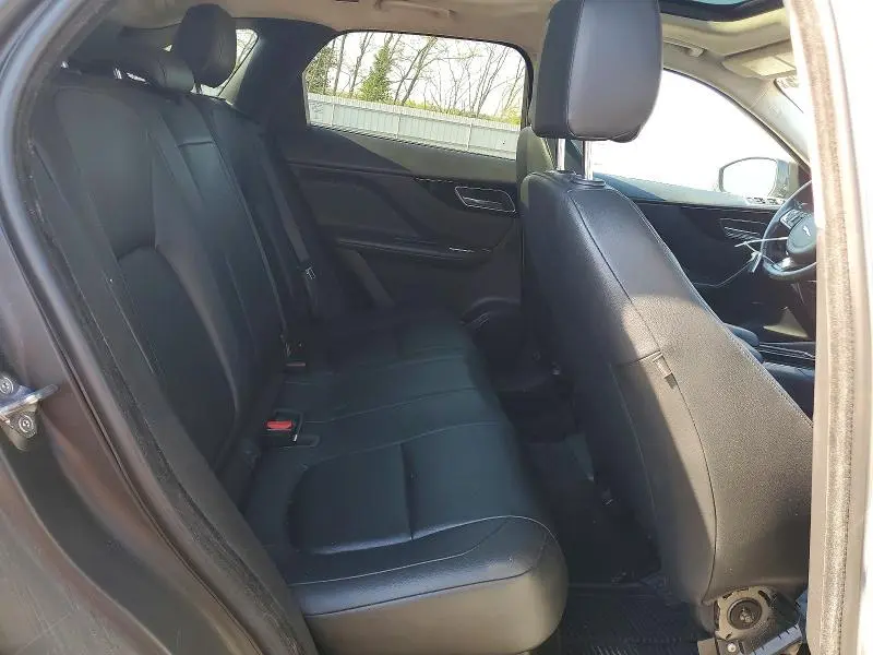 2019 JAGUAR F-PACE   