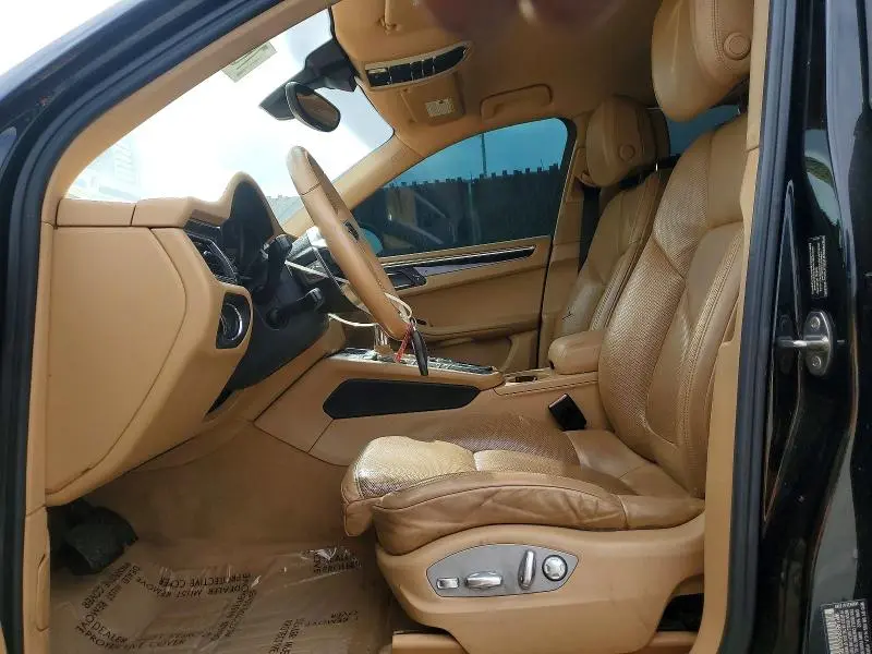 2016 PORSCHE MACAN S  