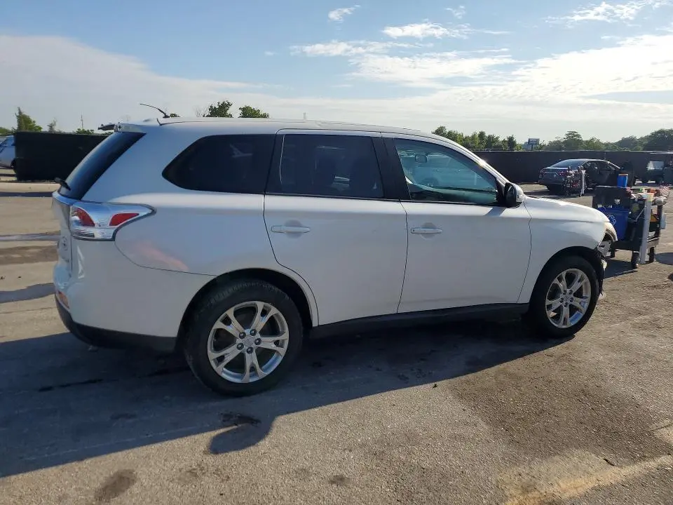 2014 MITSUBISHI OUTLANDER SE  