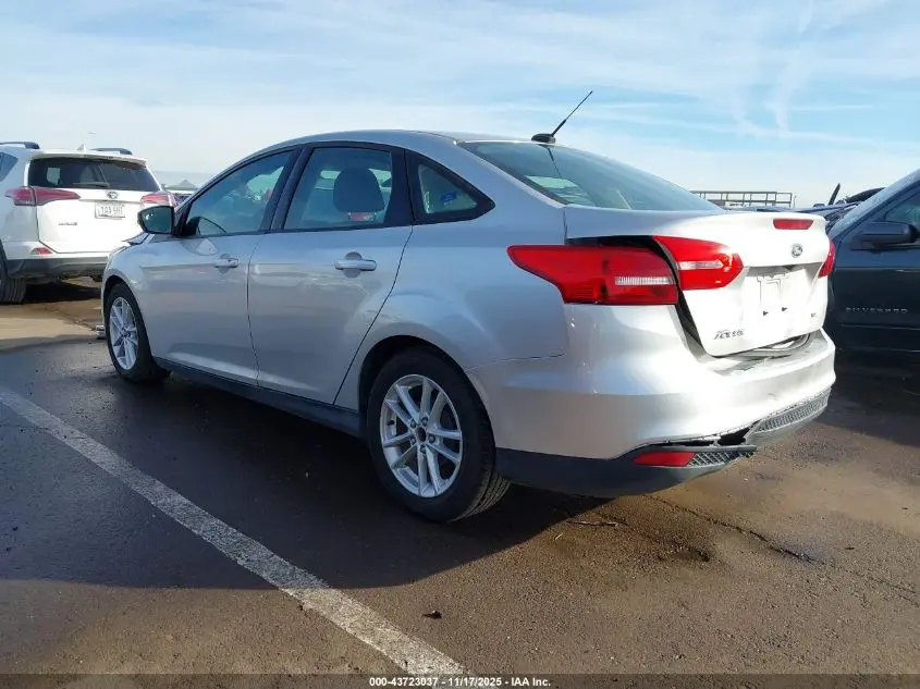 2015 FORD FOCUS SE
