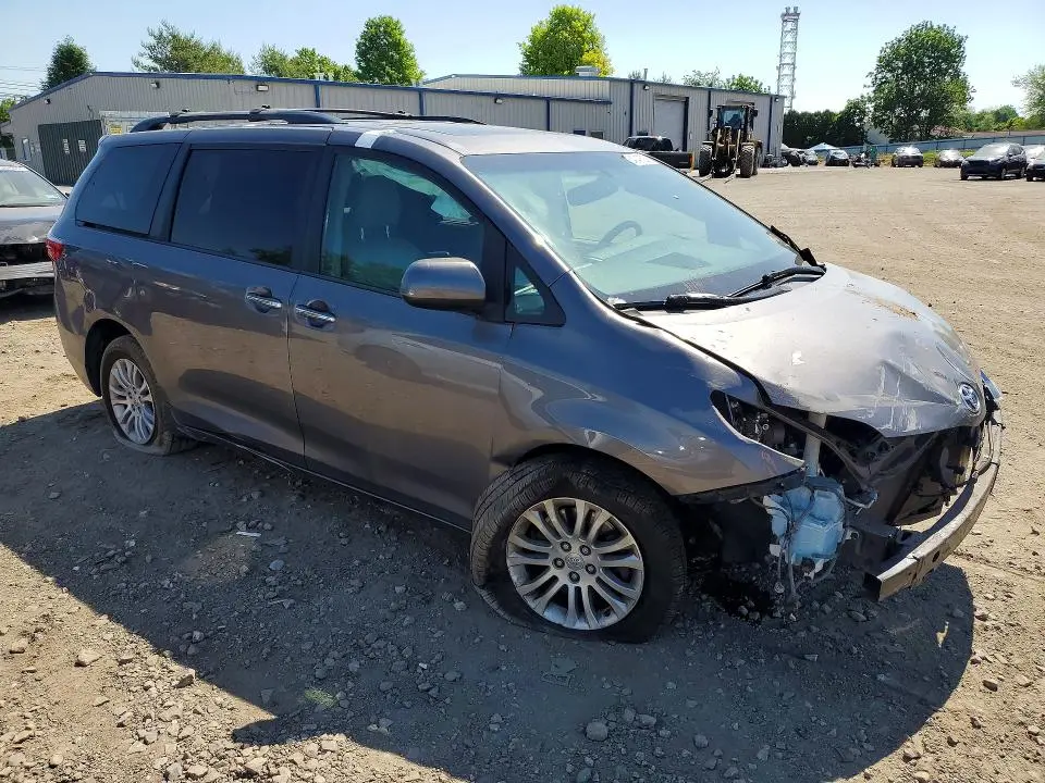 2017 TOYOTA SIENNA XLE 8-PASSENGER  