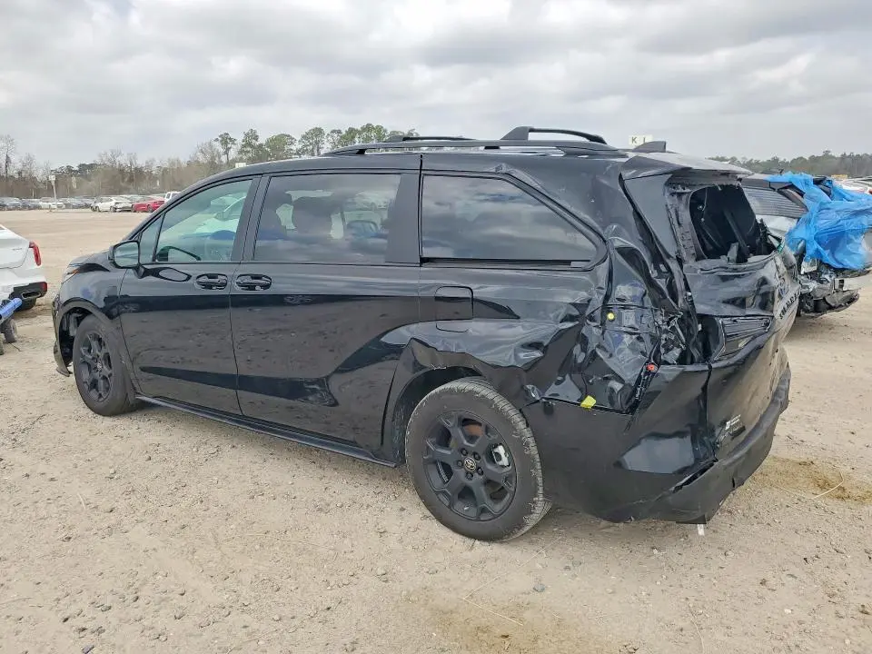 2025 TOYOTA SIENNA WOODLAND EDITION  