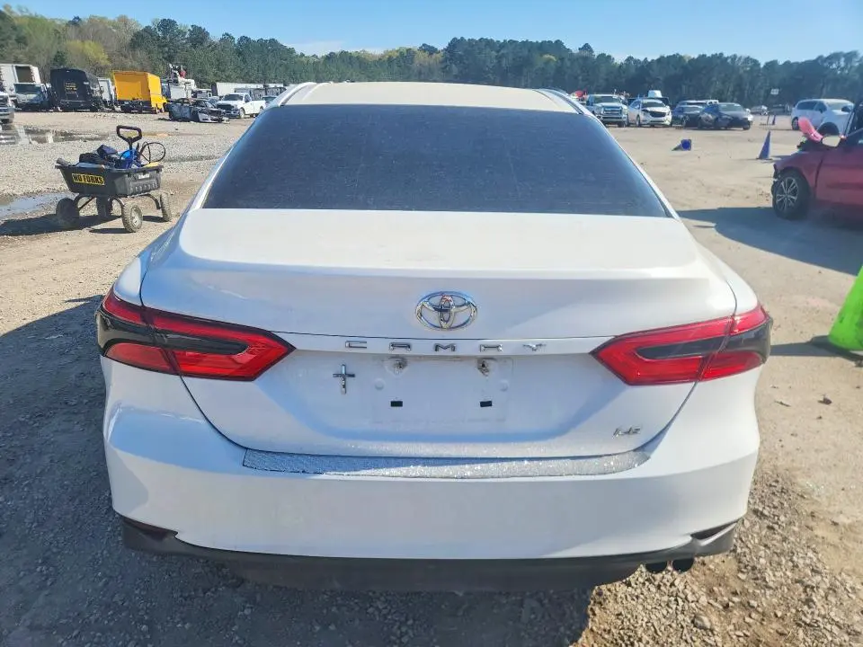 2018 TOYOTA CAMRY LE  
