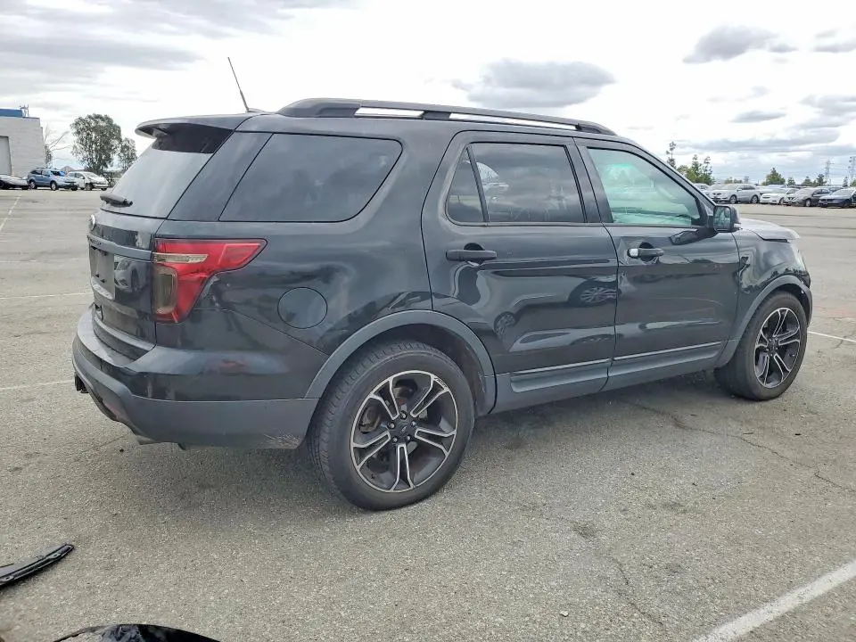 2015 FORD EXPLORER XLT  