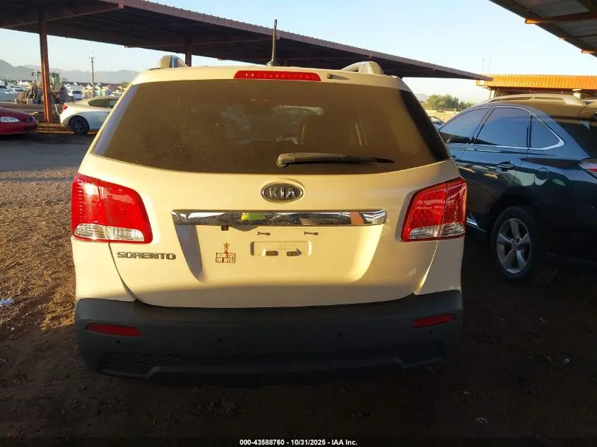 2011 KIA SORENTO LX