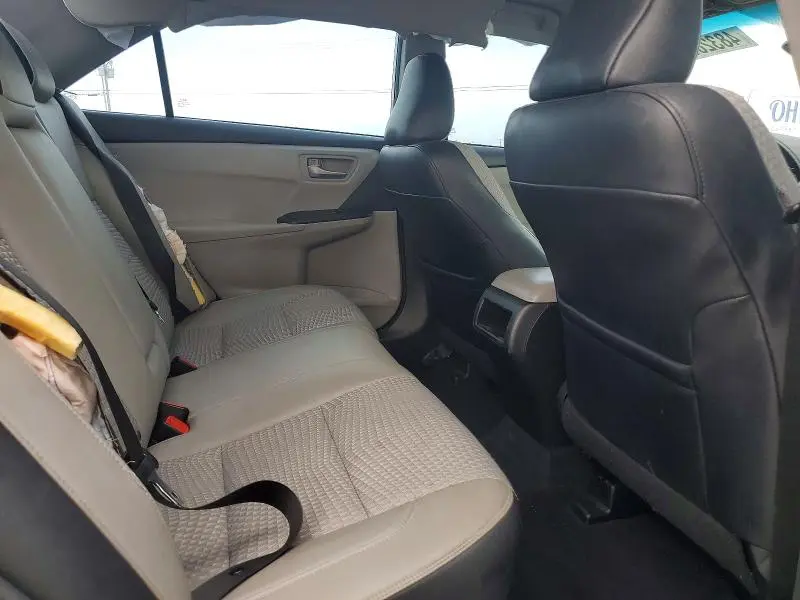 2015 TOYOTA CAMRY SE  
