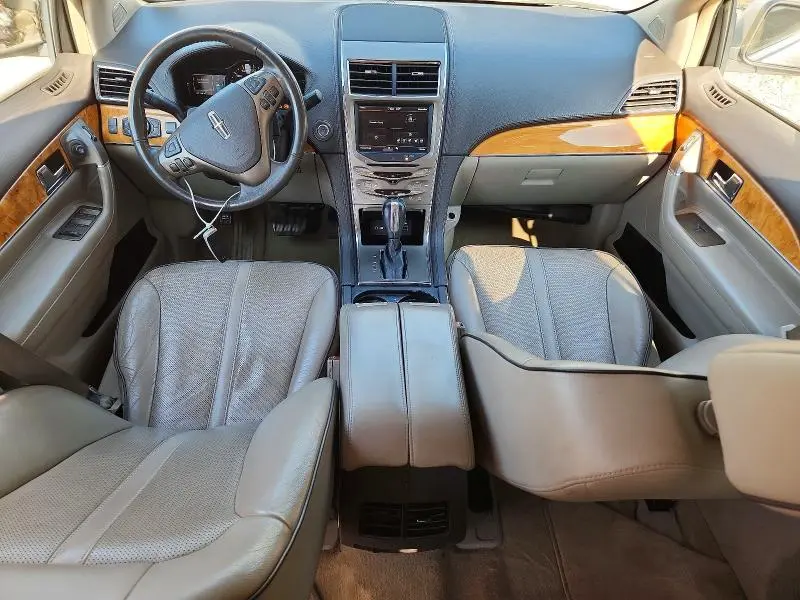 2011 LINCOLN MKX   