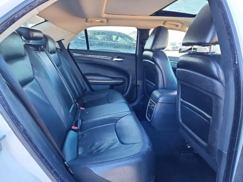 2015 CHRYSLER 300 LIMITED  