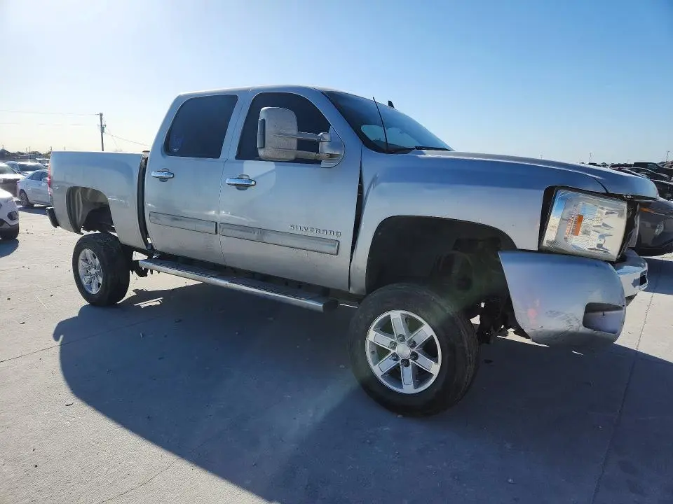 2011 CHEVROLET SILVERADO C1500 LT  