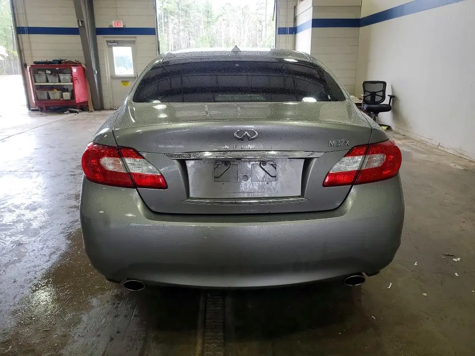 2011 INFINITI M37 X  