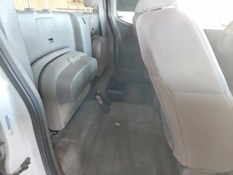 2015 NISSAN FRONTIER S  