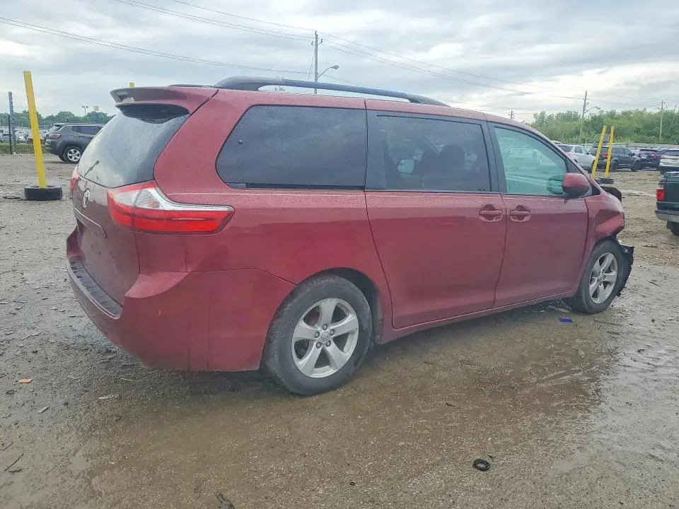 2015 TOYOTA SIENNA LE  