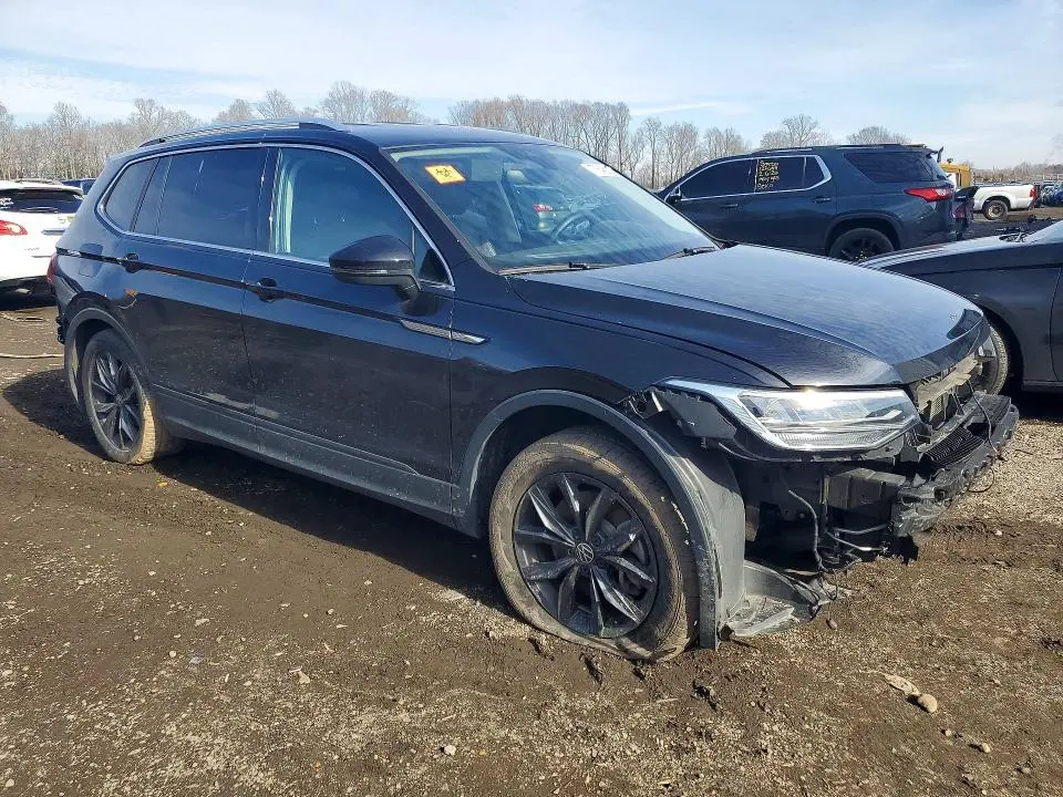 2022 VOLKSWAGEN TIGUAN SE  